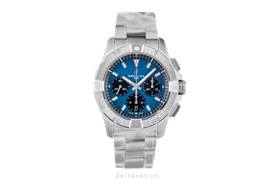 Breitling Avenger B01 Chronograph 44 Stahl Automatik Ref. AB0146101C1A1 B&P