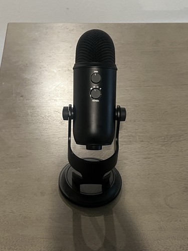 Logitech Blue Yeti USB Microphone for Gaming, Streaming, and Podcasting - Photo 9/14