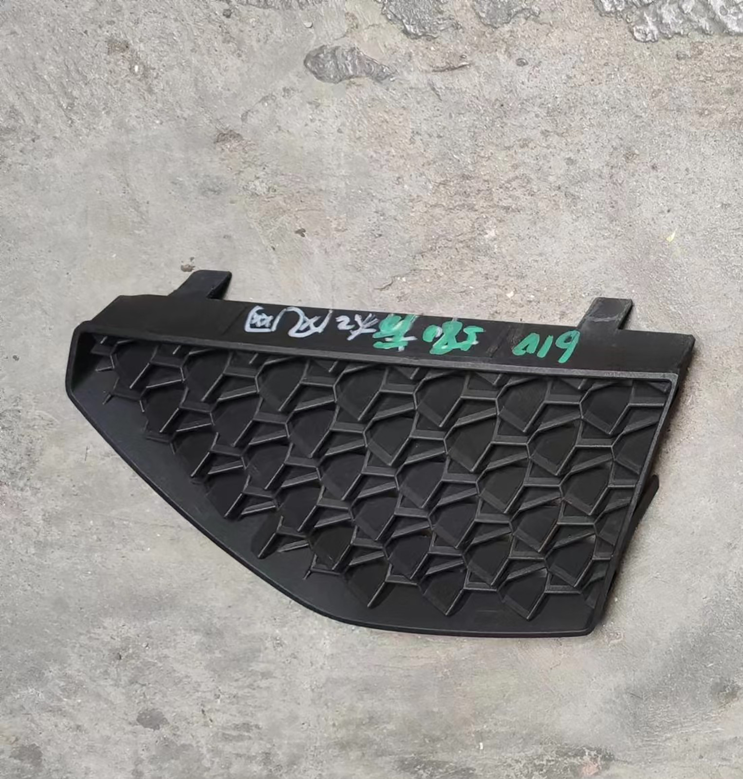 Lamborghini Huracan LP610 Rear left bumper grille grid 4T0807697