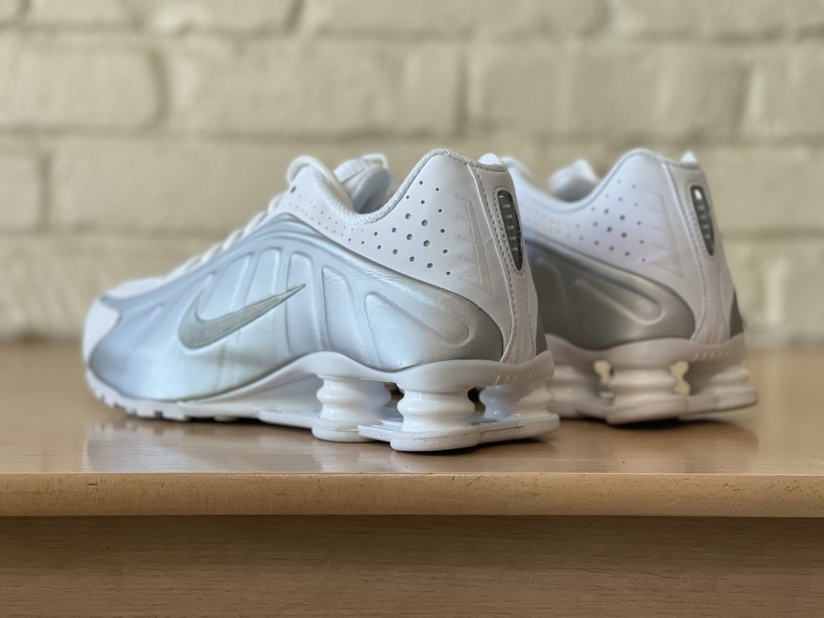 Nike Shox R4 White Metallic Silver HQ1988-101 Men’s Size 8.5 Nike Shox R4 Men main image 4