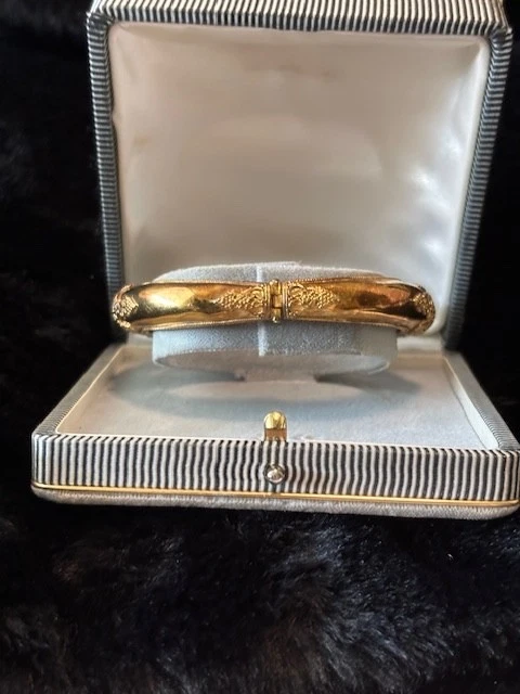 Quartz Crystal Cuff Bracelet with 18k Gold Vermeil on Silver; Unique  Lock. - Image 2 of 3