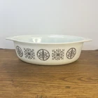 Vtg PYREX 045 2 1/2 Qt Oval Casserole White Hex Signs Promotional Pattern 1960