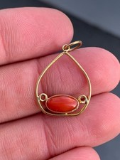 9Ct Gold Natural Coral Vintage Pendant 