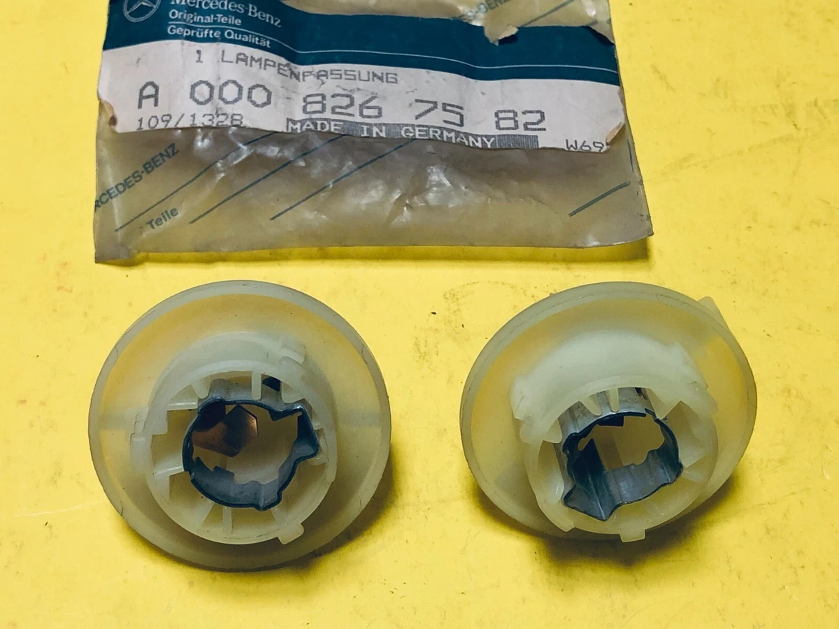 Mercedes W123 C123 Front Indicators Bulb Holder Set 0008267582 