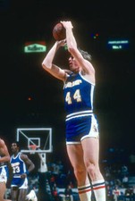 Dan Issel of the Denver Nuggets 1981 Basketball Photo 5