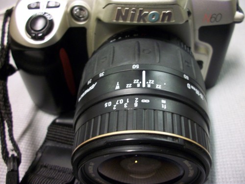 LENTE Y BOLSA QUANTARAY PARA CÁMARA NIKON N60 - Imagen 8 de 12