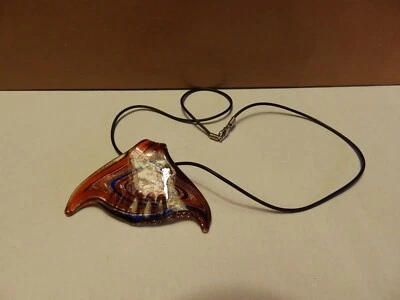 Exklusive KETTE  Kautschukband + Anhänger aus Glas    im Organza Beutel    NEU  - Bild 1 von 3