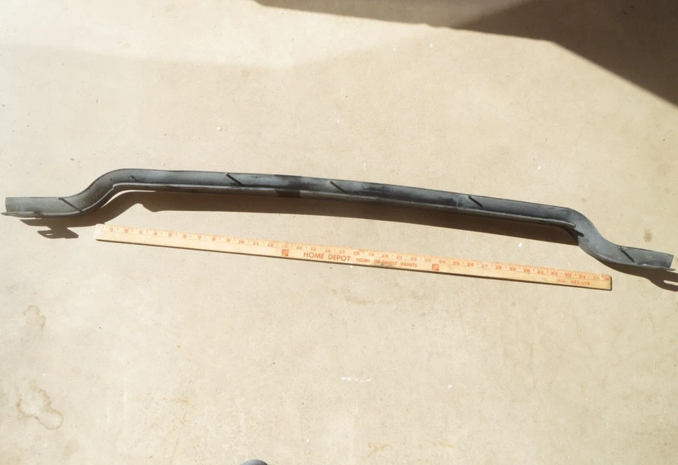 Lincoln Continental Mark IV 1972 parachoques trasero central deflector de piedra 72 Foto 3 de 4