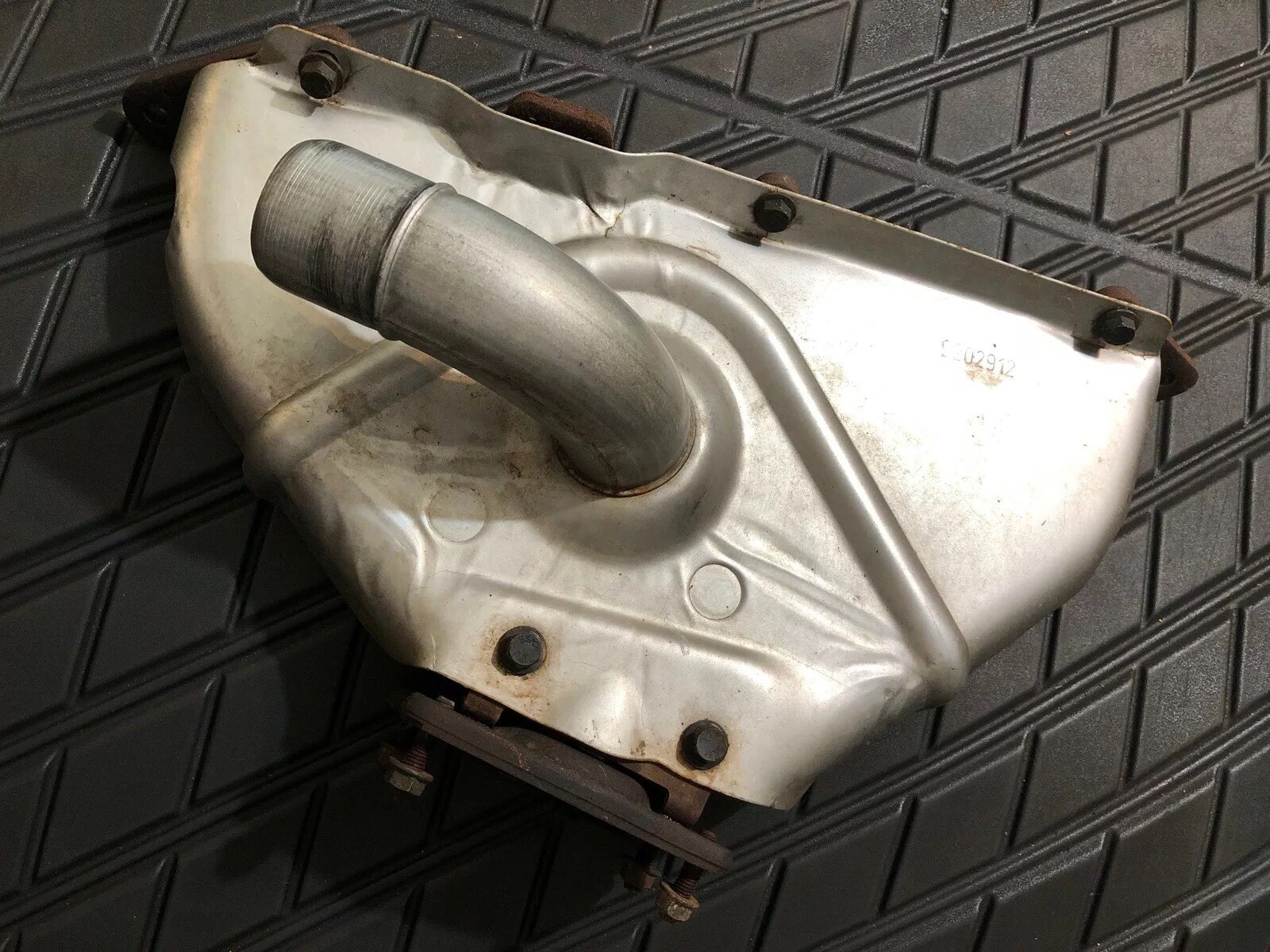 Volvo 5 Cylinder Non Turbo 2.4L Exhaust Manifold + Heat Shield OEM ...