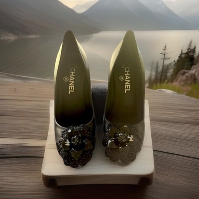 Chanel Black Leather Patent Captoe Camellia Flower Pumps Size 37.5 SALE $750