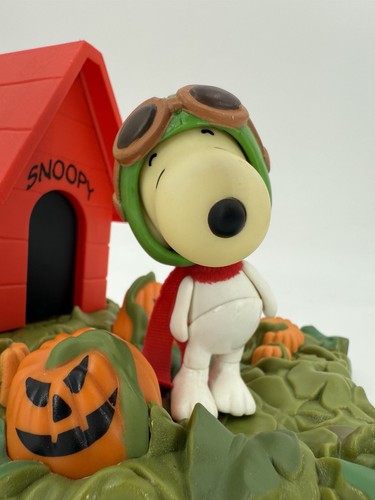 Peanuts It's The Great Pumpkin 2003 NIB Snoopy as the WW1 Flying Ace Playset - Bild 4 von 10