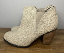 Not Rated Hamilton Ankle Boot Tan Floral Lace Size 6.5