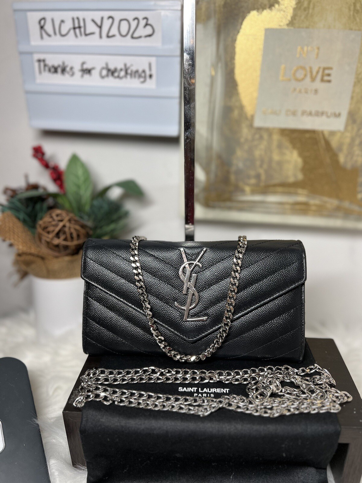 Autentico portafoglio monogramma classico nero Yves Saint Laurent (YSL) su catena