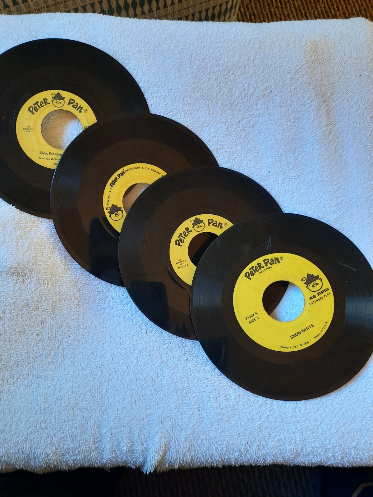 Peter Pan Vinyl Records Lot Of Four Childrens 45RPM Records Music See Photos-image