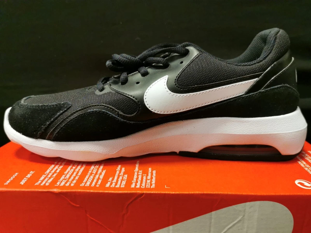 Nike pantheos trainers in white sales