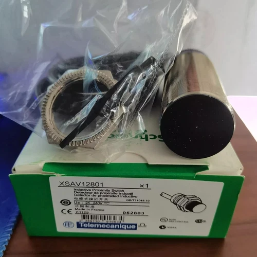 XSAV12801 1PC New in Box Schneider Llimit Switch XSA-V12801 Fast Shipping - Picture 2 of 4