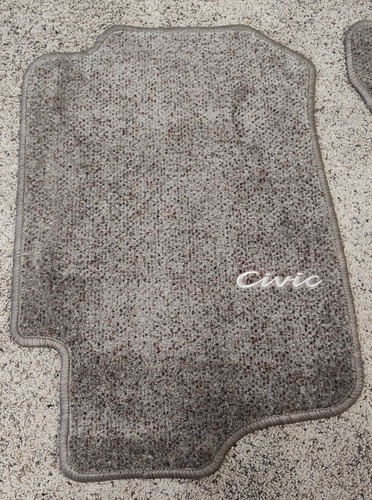 92-95 Honda Civic Sedan/4dr OEM Tan/Beige/Brown Confetti floor mats - Picture 3 of 8