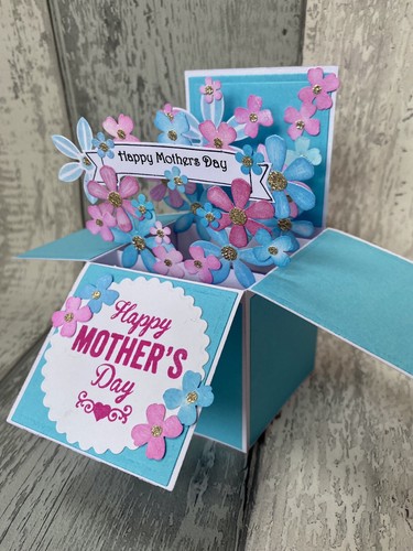 Mothers Day Pop Up Card In A Box. - Picture 4 of 6
