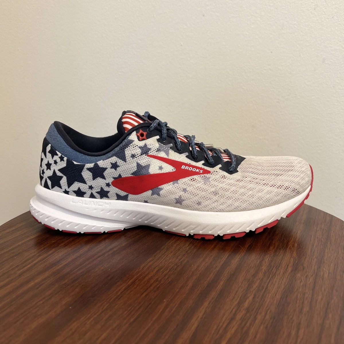 Brooks Adrenaline 19 Stars and Stripes running shoes 15D Brooks Adrenaline GTS 19 – A New Era in Supportive  main image 2