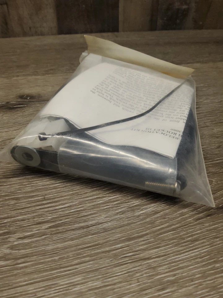 Kit de reubicación de encendido Rivco Triumph Rocket III 3 TR3080 NOS  Foto 2 de 4