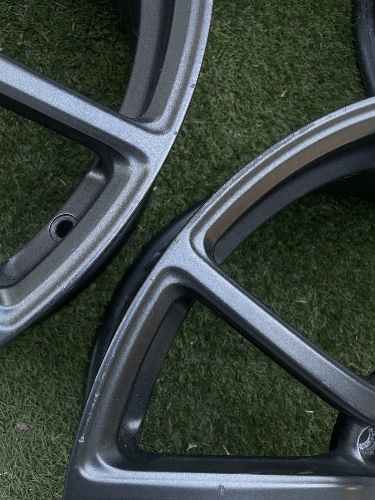 McLaren 570S Wheels Set Charcoal P/N 13B0574CP