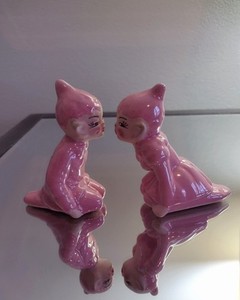 2 Vtg Gilner Pottery Pixie Elves Rare Pink Kissing Kneeling Male Female Couple 