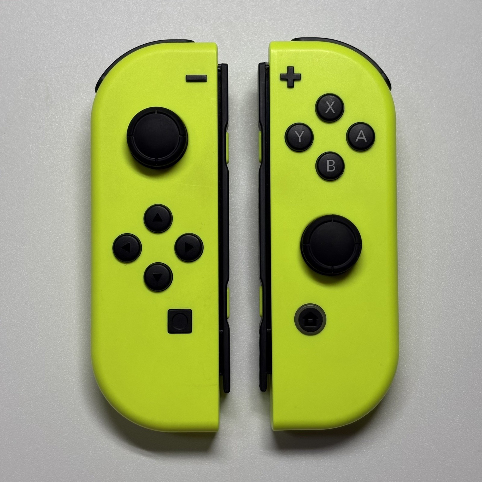 NINTENDO SWITCH JOY-CON COPPIA CONTROLLER GIALLI NEON ORIGINALE - RICONDIZIONATO