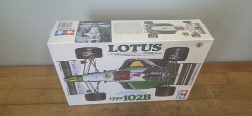 Kit modellino Tamiya - Lotus tipo 102B - scala 1:20 - Foto 2 di 7