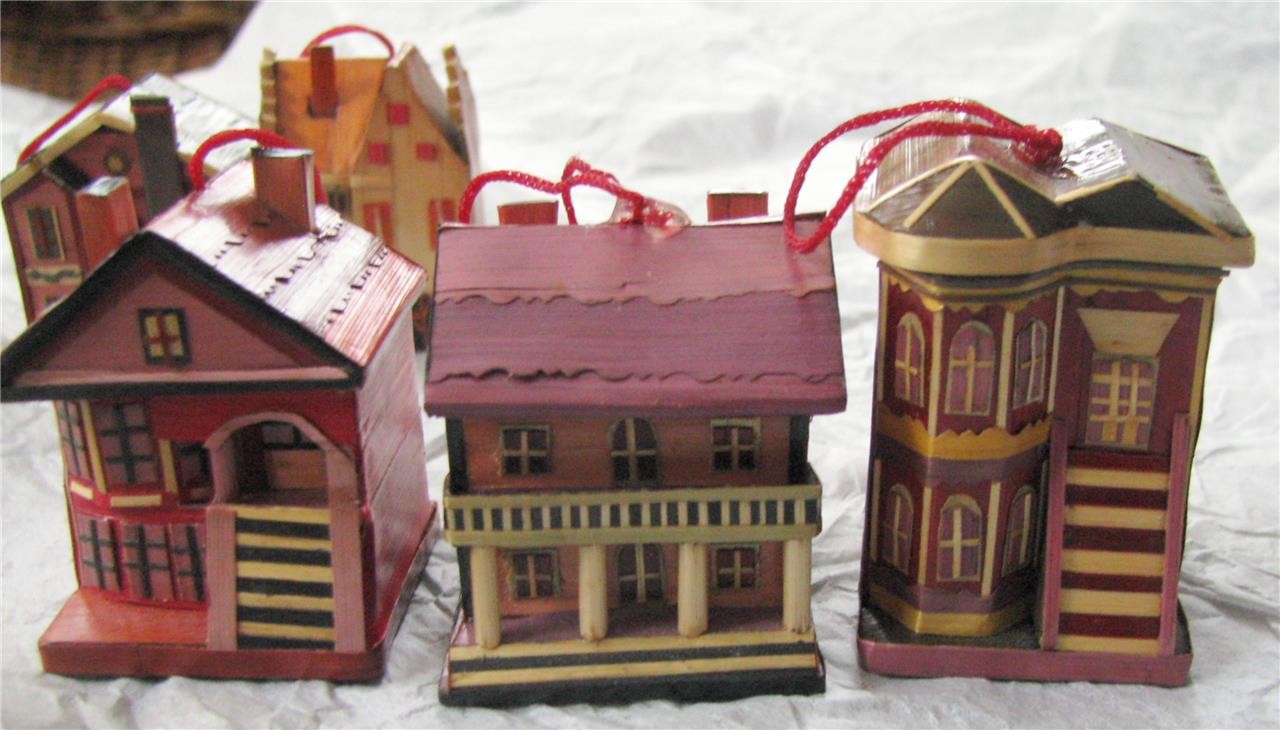 Vintage Lot of 5 Crate and Barrel Straw Marquetry House Ornaments Figurines asst