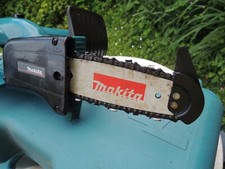 Makita Tronçonneuse elageuse  12V UC120D  avec valise Bon état de fonctionnement