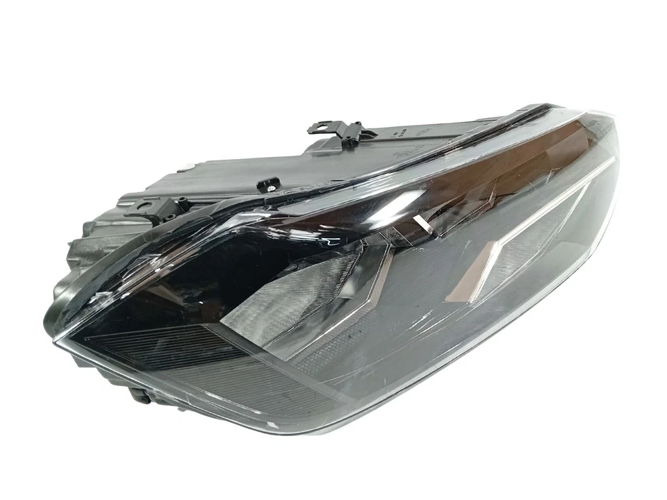 VOLKSWAGEN VW POLO MK6 2017-2022 FRONT RIGHT HEAD LIGHT ASSEMBLY - RH O/S - Image 2 of 4