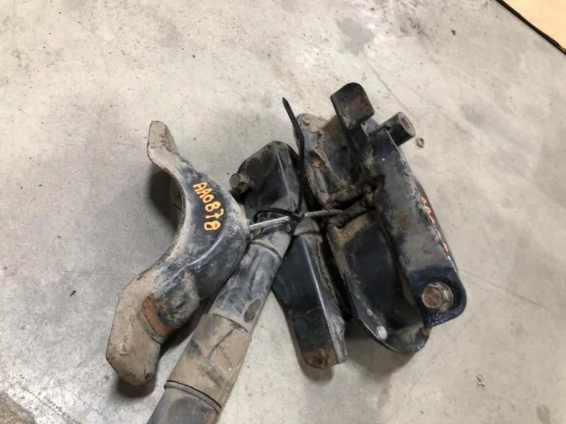 Soporte de montaje de rueda de repuesto Ford F350 Super Duty 99 usado Foto 2 de 4