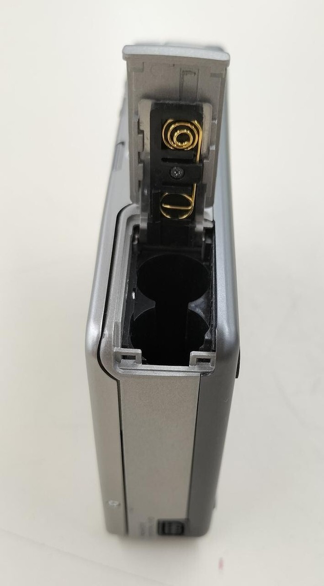 SONY TCD-D100 Vintage DAT Walkman High Spec Compact 32kHz