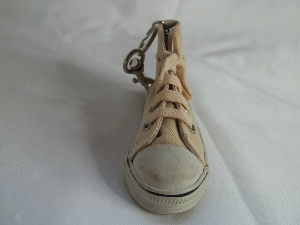 Llavero Zapatilla Deportiva Coca Cola Coca Alta De Colección Foto 4 de 4