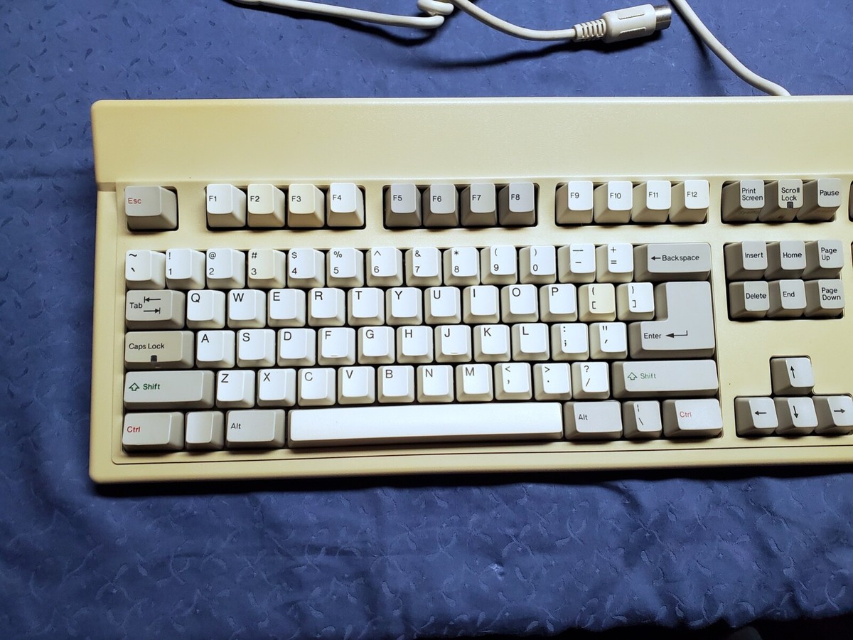 Vintage FOCUS FK-8000 Clicky AT Keyboard White Alps Type Key