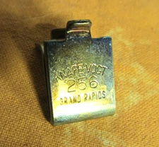 12 Shelf Support Clips Hardware Steel Zinc Finish Knape Vogt 256 Adjustable USA