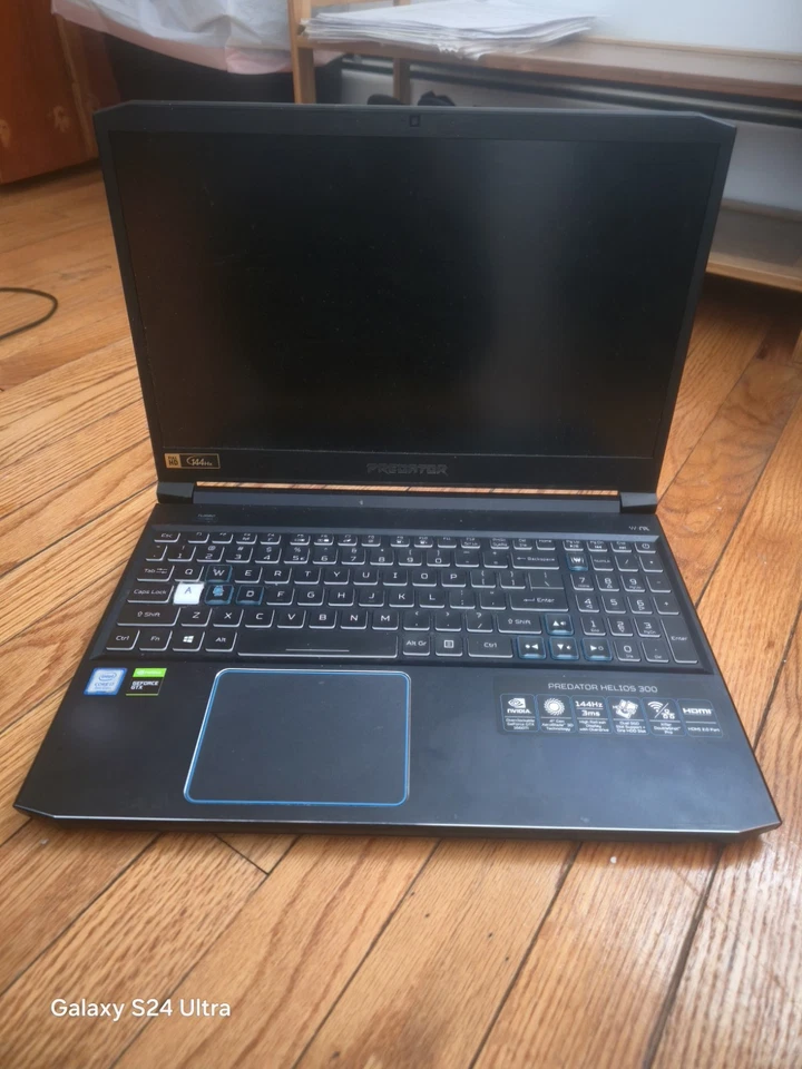 Acer Predator Helios 300 15.6" Gaming Laptop FOR PARTS ONLY - Image 2 of 4