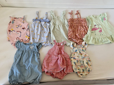 Cute  baby girl clothes size 0-3 and 3-6 months barely used diffrent brands. 