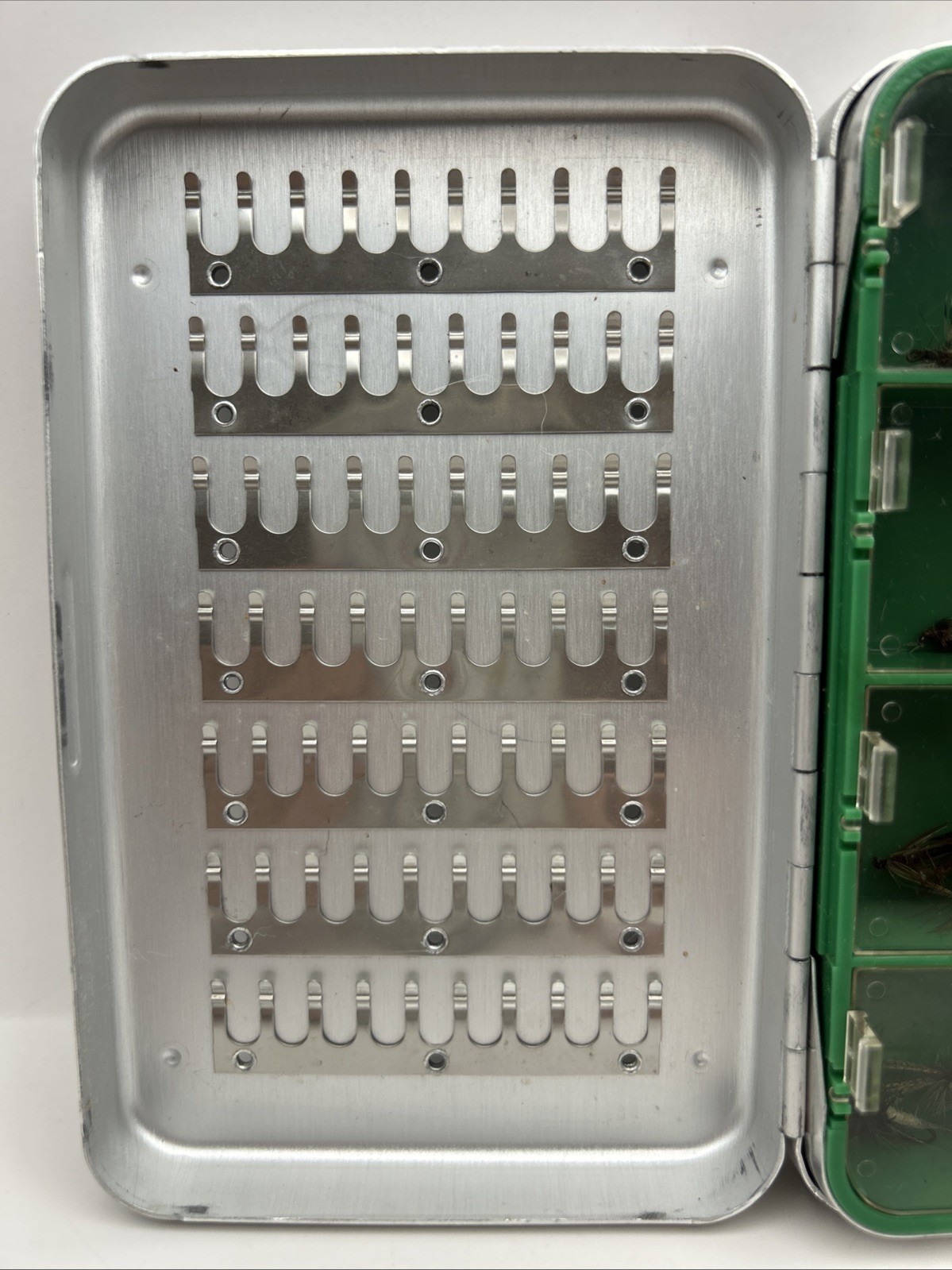 VTG Perrine #100 Aluminum Fly Fishing Box 70 Clips 8 Compartments 4x6" w/  Lures