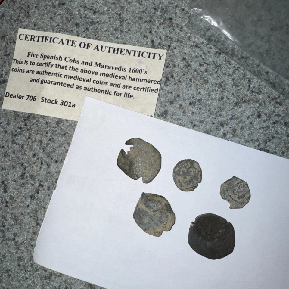 5 испанских монет Кобс и Мараведес лот из 5 монет эпохи пиратов 1600-х годов кораблекрушения - Изображение 2 из 4