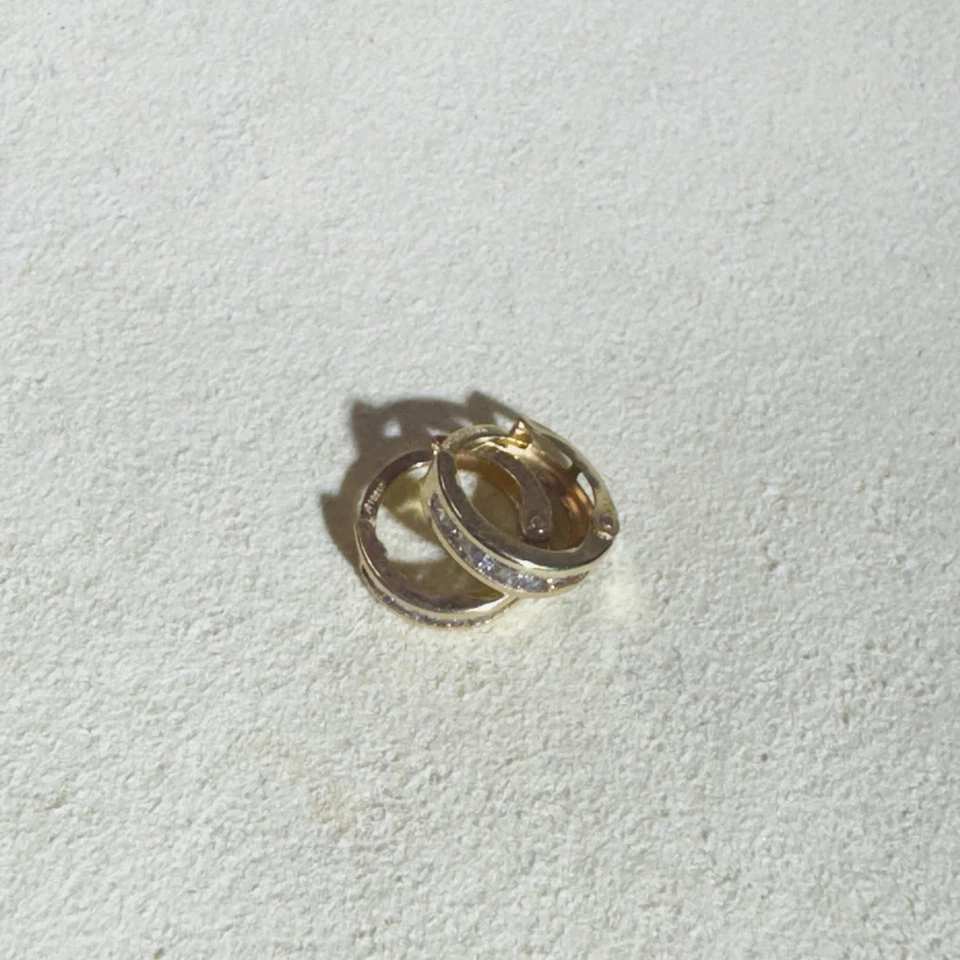 Cute! Solid 10K Yellow Gold Huggie Earrings 7mm inner  10mm outer - Image 4 of 4