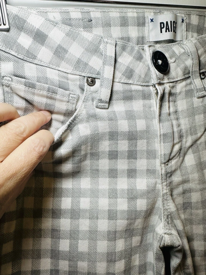 Pantalones de mezclilla ajustados al tobillo PAIGE a cuadros gris blanco verdugo 25 Foto 3 de 4