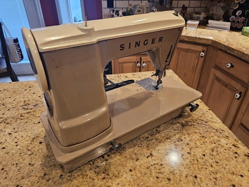 1958 SINGER Model 404 Slant-Needle SEWING MACHINE Excellent Tested & Working - Picture 4 of 8