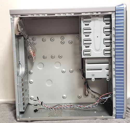 NEW IN BOX VINTAGE ATX TOWER PC CASE: blue silver retro sleeper AGM-3000 EZ-4000 - Picture 9 of 18