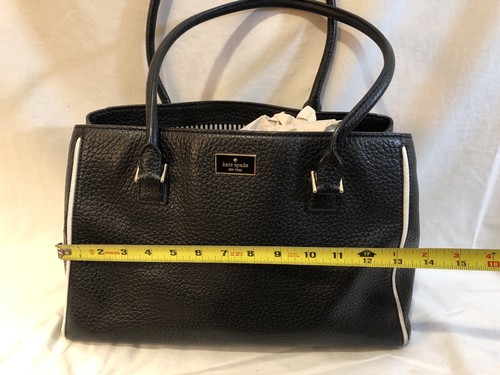 Bolso de Hombro Kate Spade Cuero Guijarro Negro con Borde Blanco y Forro a Rayas - Imagen 8 de 13
