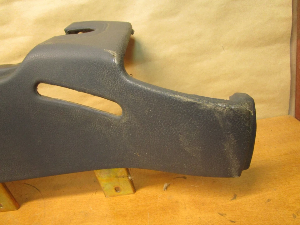 Maserati 4200 Spyder - Moldura del respaldo del asiento - Negro - P/N 66720100 Foto 4 de 4