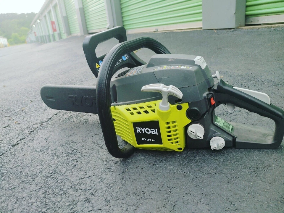 Motosierra a gas Ryobi RY3714 2 ciclos 14" 37cc Foto 3 de 4