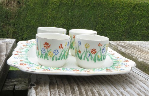 Crown Ducal Egg Set, Plate with 4 Egg Cups, Pretty Floral Pattern 2033 - Picture 2 of 9