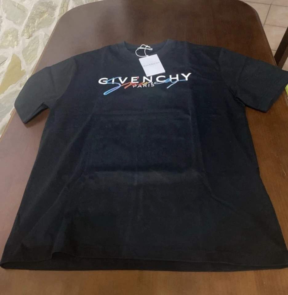 Camiseta Givenchy Talla M - Imagen 2 de 4