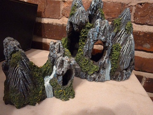 Tank-aquarium rock formations with painted moss and flowing water, 2 pieces,